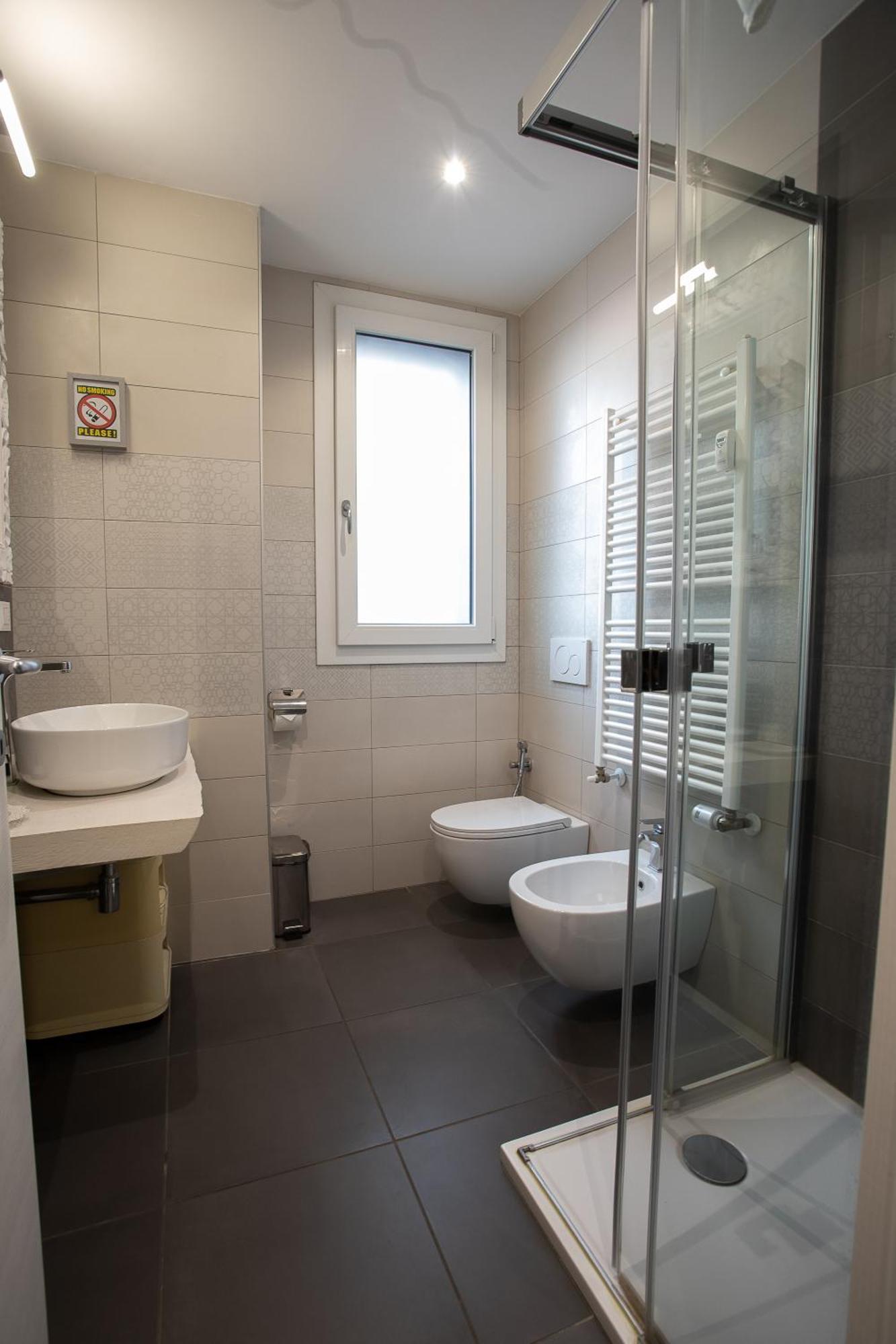 Happy Home Bo Centro Free Private Parking Bologna Ngoại thất bức ảnh